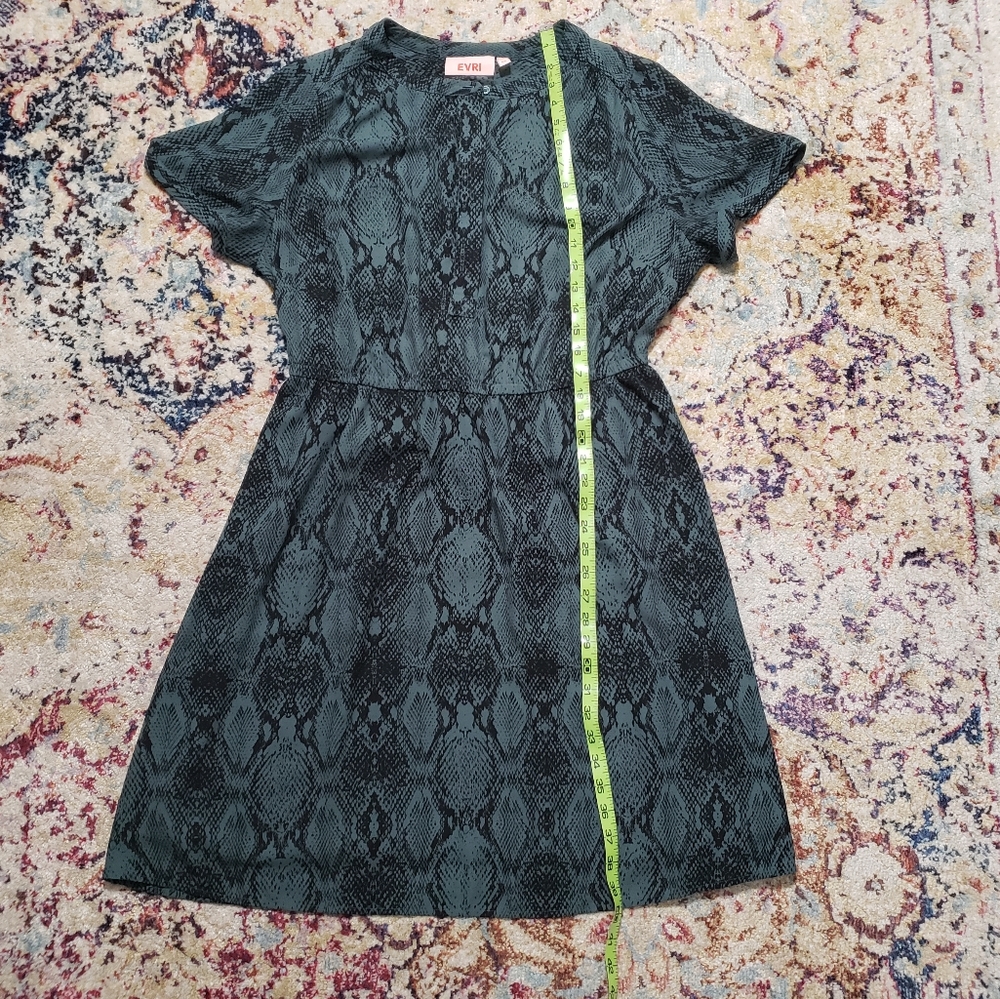 Evri Jade Green Black Snake Print Dress Short Sleeve Size 0X - Picture 7 of 11